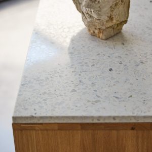 MIHO tölgyfa és fehér prémium terrazzo konzolasztal 120