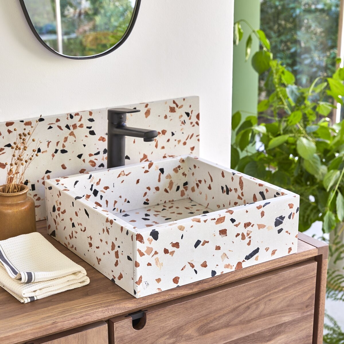 MADE prémium terrazzo mosdó barna 40×40