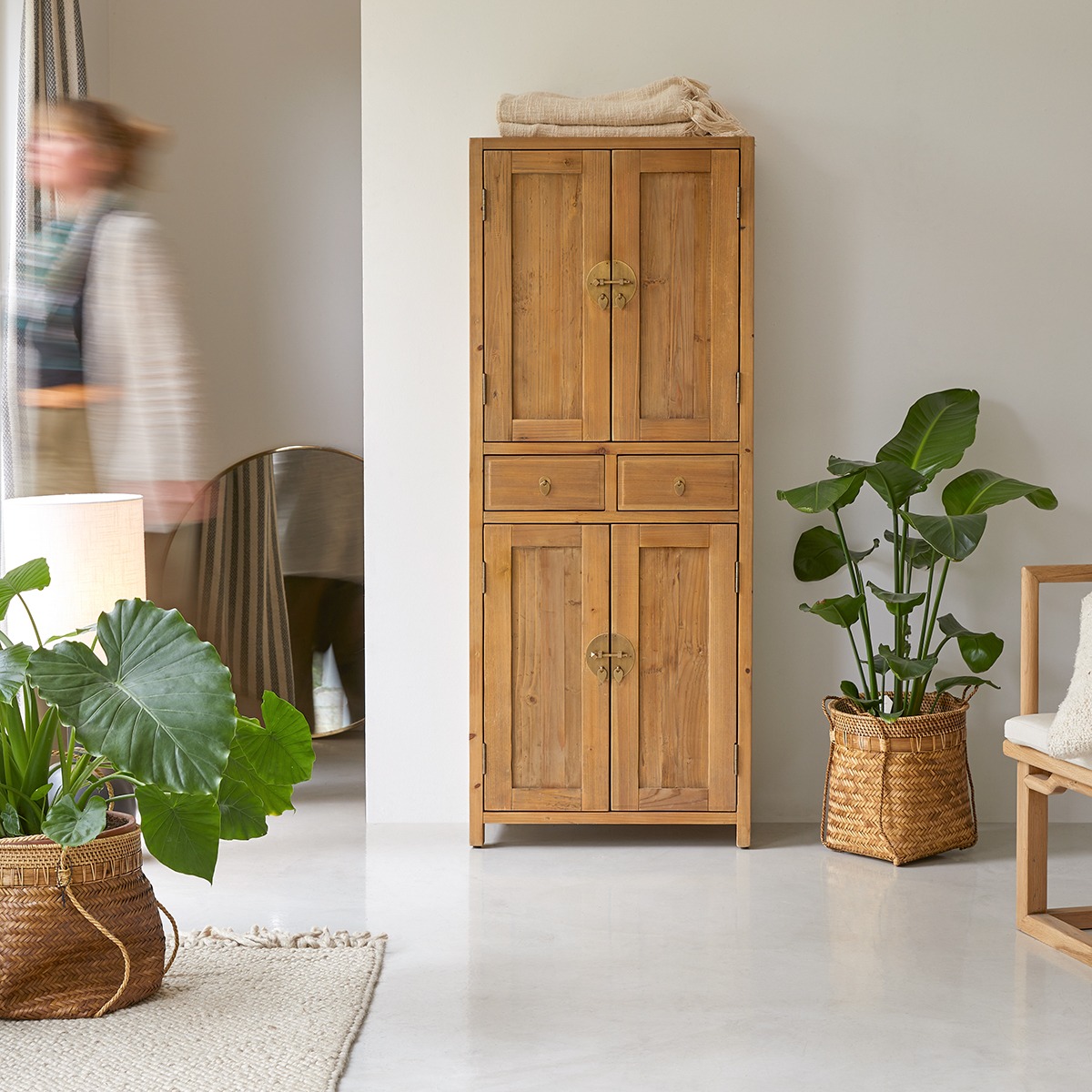 YUKI újrahasznosított fenyőfa  ruhásszekrény 150x60